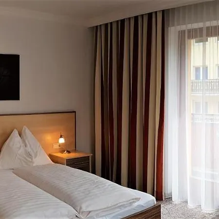 Sommerer - Inklusive Joker Card Im Sommer Hotell