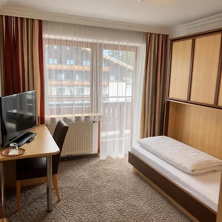 Hotel Sommerer - 100M To Ski Lift & 5 Min Walk To Hinterglemm Centre Hotel